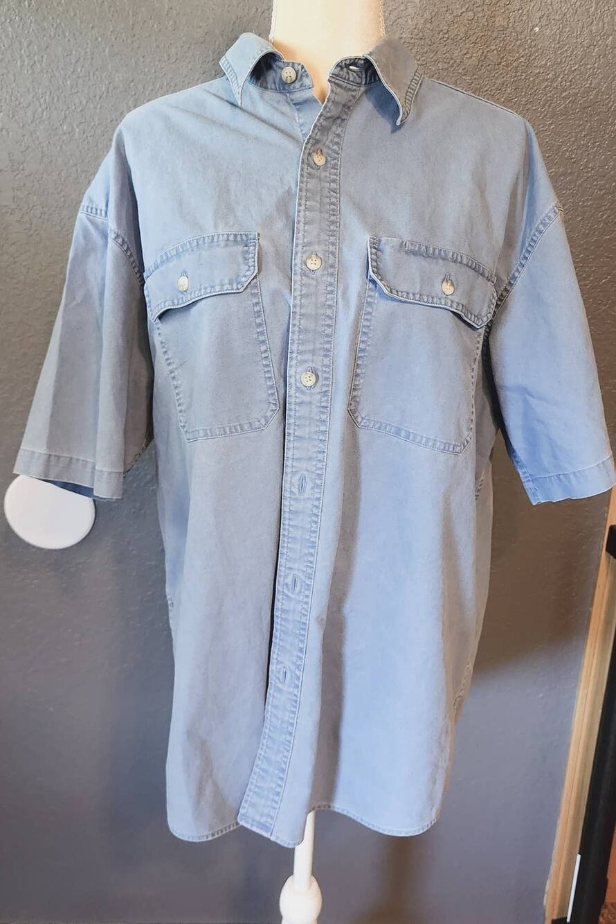 L.L. Bean Men's Denim button Down Short Sleeve Size L-Regular